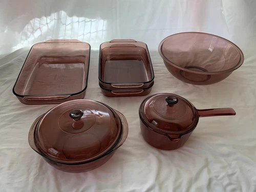 VTG CRANBERRY PYREX 8 PIECE SET 3 BAKING TRAYS LG MIX BOWL BAKE &COOK WARE W/LID