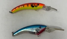 THE REEF RUNNER **MIXED LOT OF  2** SALESMANS SAMPLES  2" LURES - NO HOOKS