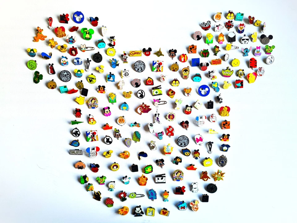 ### MIXED BUNDLE OF 250 DISNEY PINS ### - Image 3 of 3