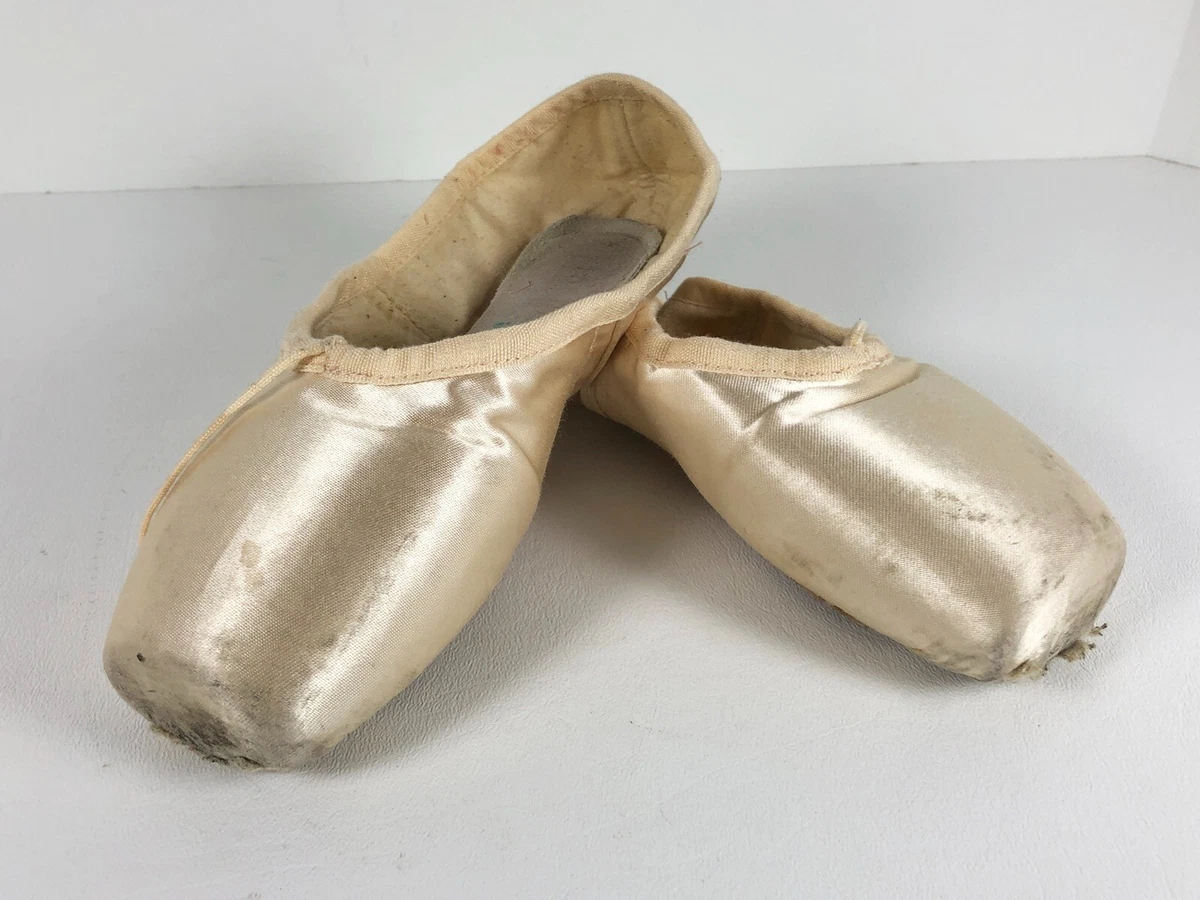 Used POINTE Shoes Ballet Slippers Toe Worn 3.5 X Crafts Display
