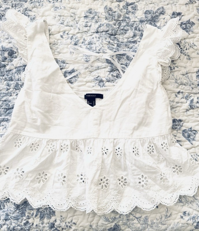Women's White Ruffle Sleevless Top Forever 21 Size S