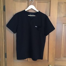 Figs Technical Collection Women  s Black Scrub Top Double Chest Pocket Medium EUC