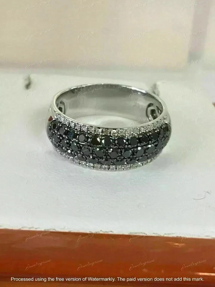 Anillo de banda para mujer de diamantes negros de corte redondo de 2 quilates enchapado en oro blanco de 14 quilates Foto 2 de 4
