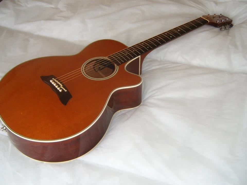 Takamine electro acoustic guitar 1996 EF series - Image 4 of 4