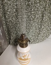 Lampe à pétrole ancienne en faïence décor oiseau jaune