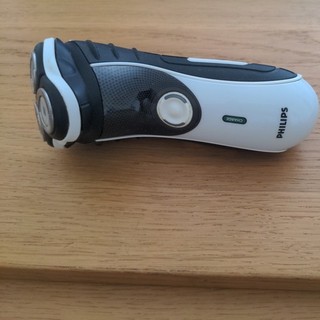 Philips Electric Razor Series 7000 HQ7320 NO CHARGER Wet/Dry Rechargeable