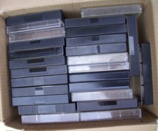 26 X EMPTY SINGLE CASSETTE TAPE CASES MIXTURE MAINLY CLEAR, PINS & NO PINS