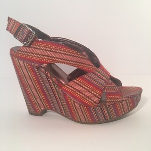 crown vintage platform sandals