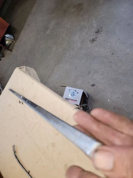 Dodge B200 1973 moldura puerta delantera pasajero Foto 2 de 4