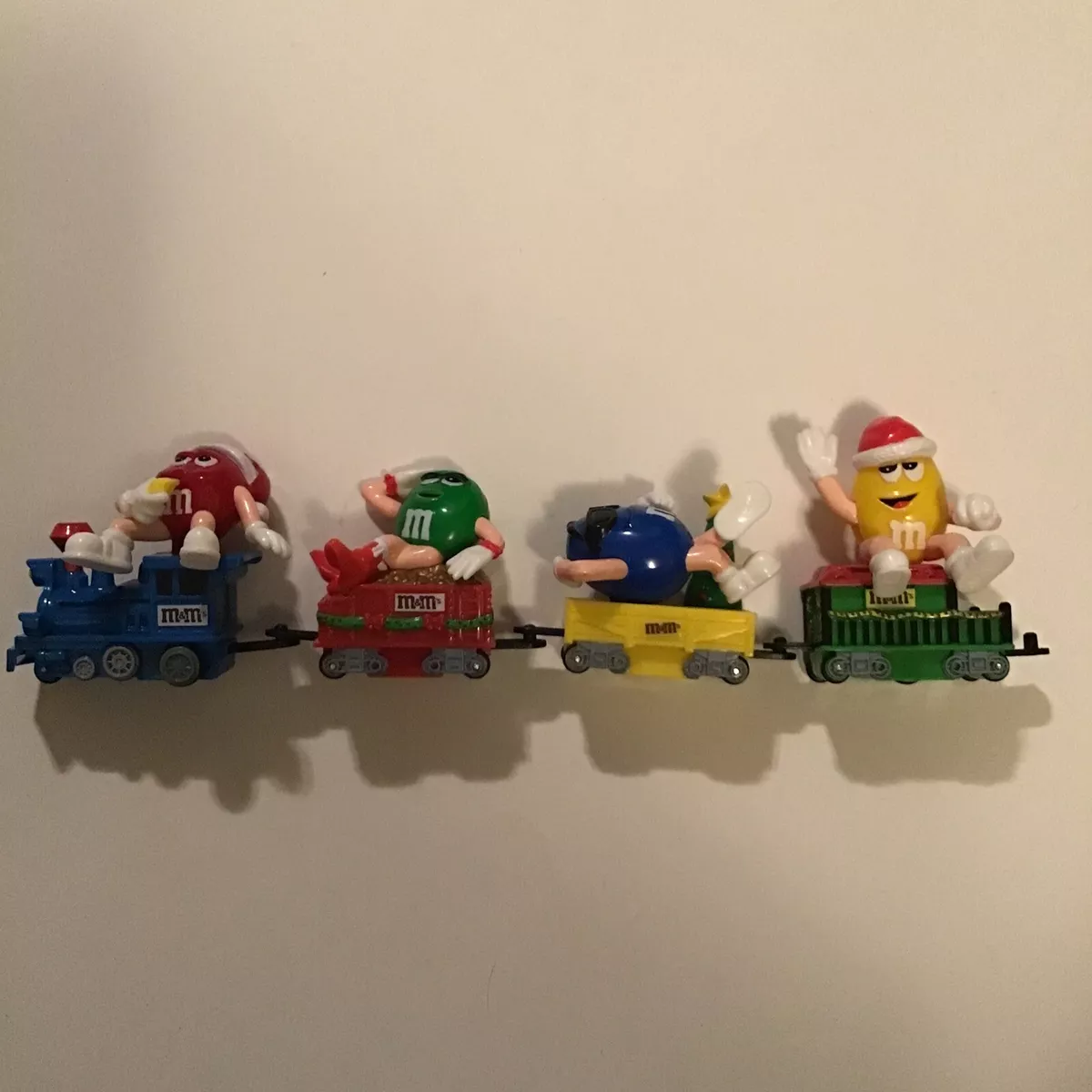 M M s Christmas Train 2005 Lot Of 4 Train Cars Each Car Moves Differently