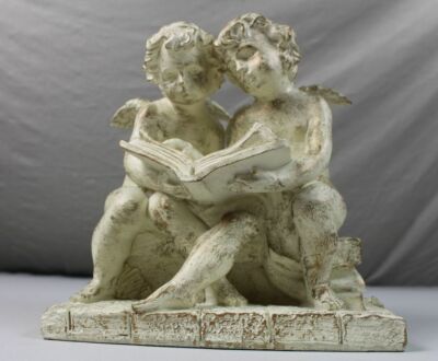  2 Engel mit Buch sitzend auf Bank ca. 23 cm. Dekofigur Figur Schutzengel Putte 