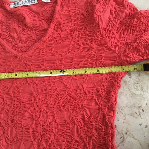SNOSKINS Sno Skins $85 Red Stretch Patchwork Textured Top Size XS USA - Picture 8 of 11
