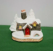 David Winter "Yuletide Cottage" Christmas Ornament D1188 - Mint in original box.