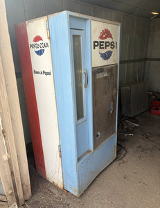 Pepsi Vintage Soda Vending Machine "Have a Pepsi" Pepsi Logo