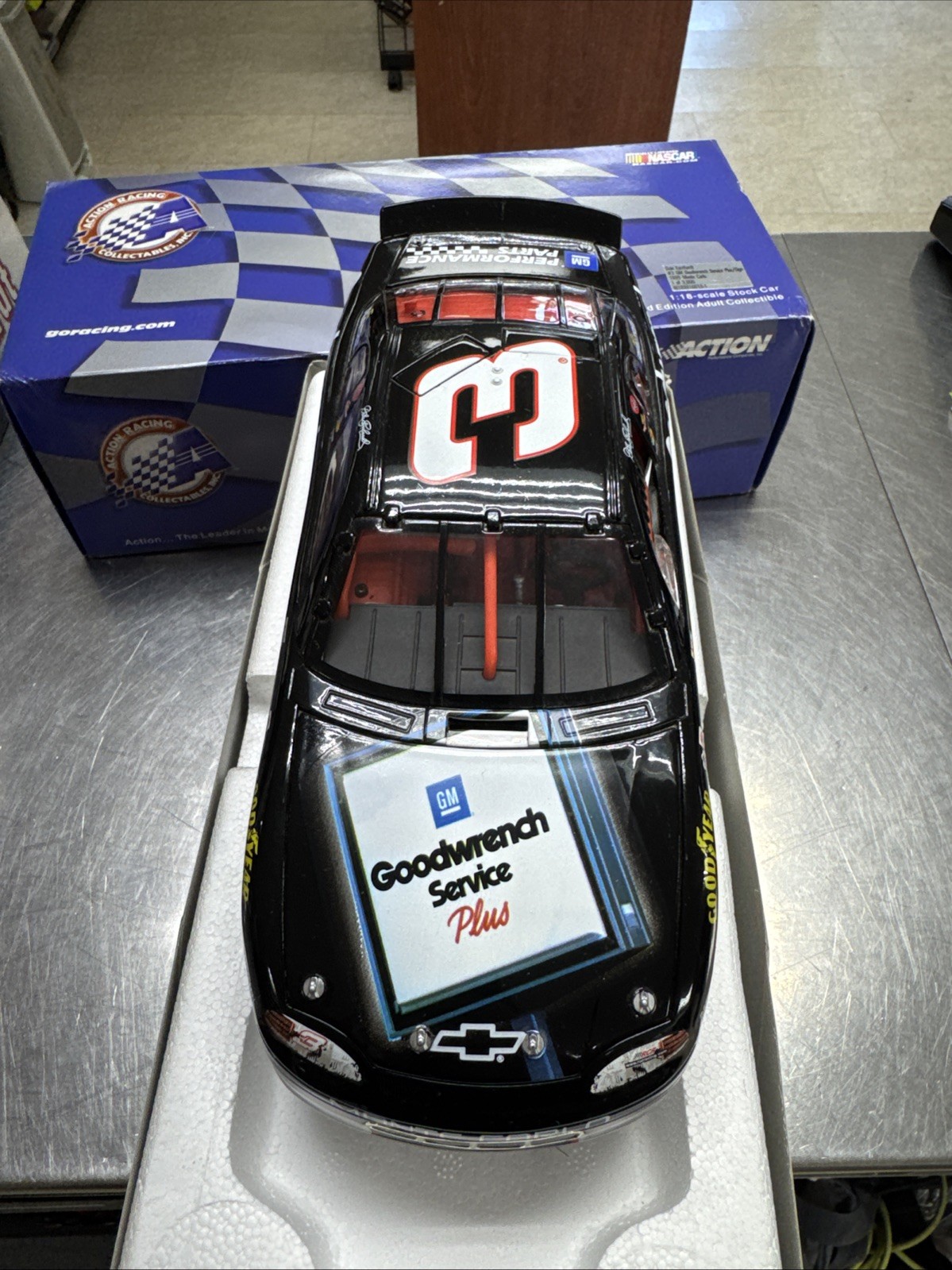 1999 Dale Earnhardt Goodwrench Service Plus Sign Monte Carlo NASCAR Action 1/18