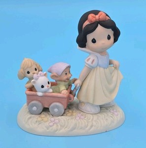 Precious Moments 2006 DISNEY SNOW WHITE HEIGH HO IT'S OFF TO PLAY WE GO 630038