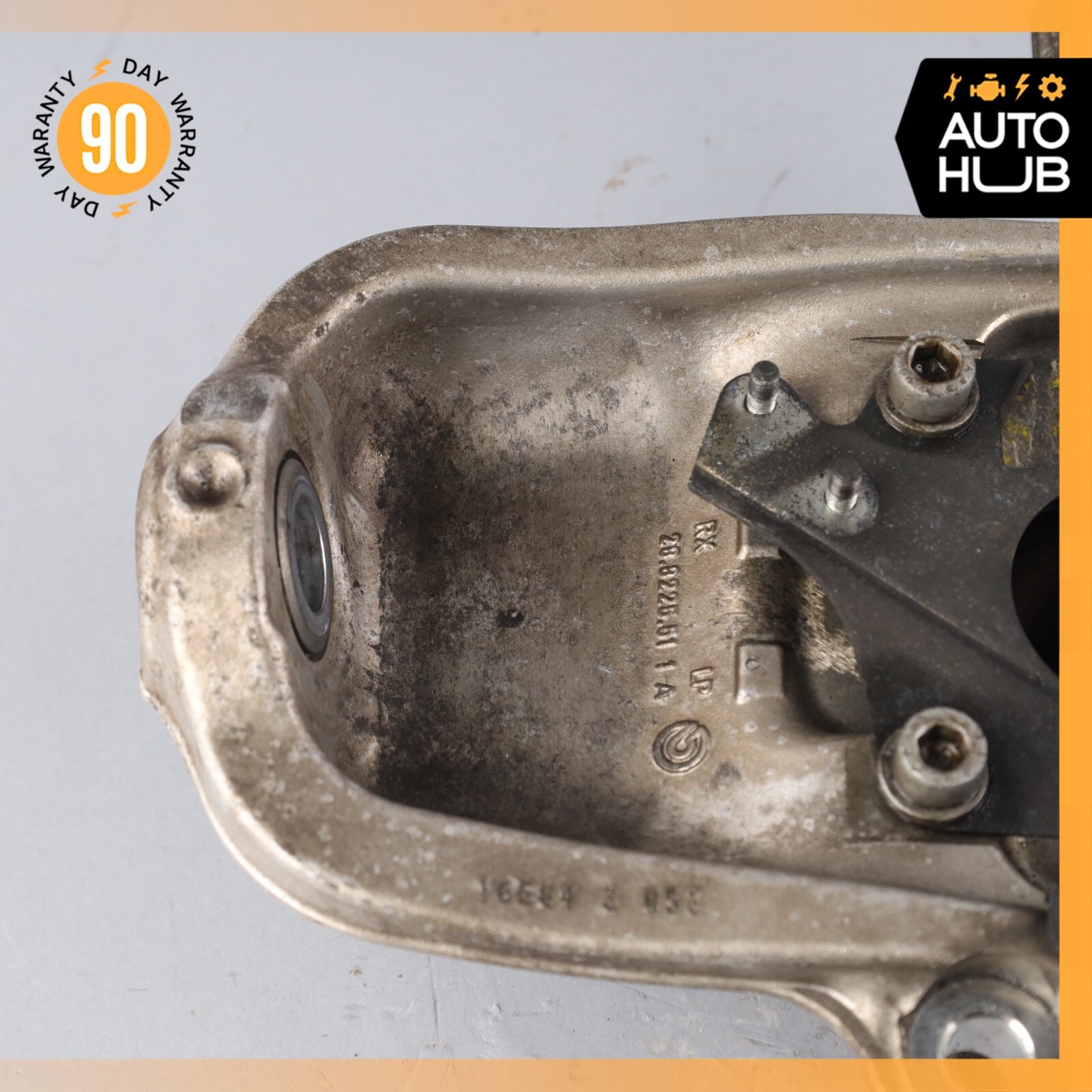 11-19 Maserati Quattroporte S M139 Front Right Side Spindle Knuckle Hub OEM
