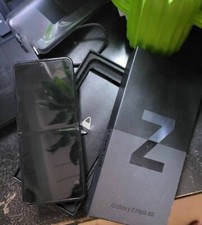 Samsung Galaxy Z Flip3 5G SM-F711U - 128GB - Phantom Black (Unlocked)