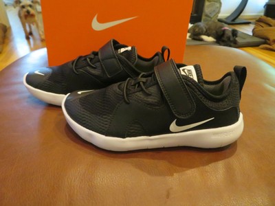boys black tennis shoes