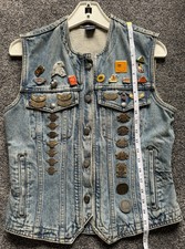 Vtg 90's Harley Davidson Biker Embroidered Button Up Denim Vest. Over 30 Pins Sm