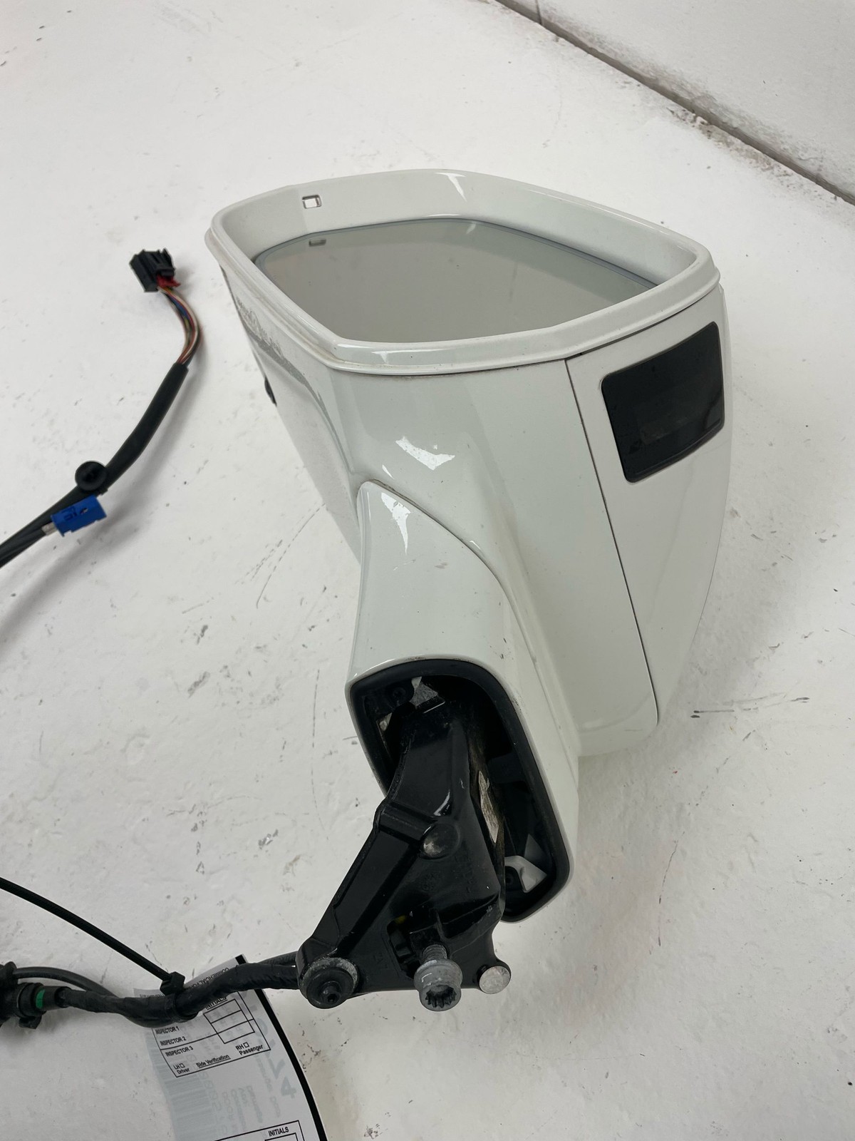 2015-2020 BENTLEY BENTAYGA OEM Front Right Passenger Door Mirror Assembly White