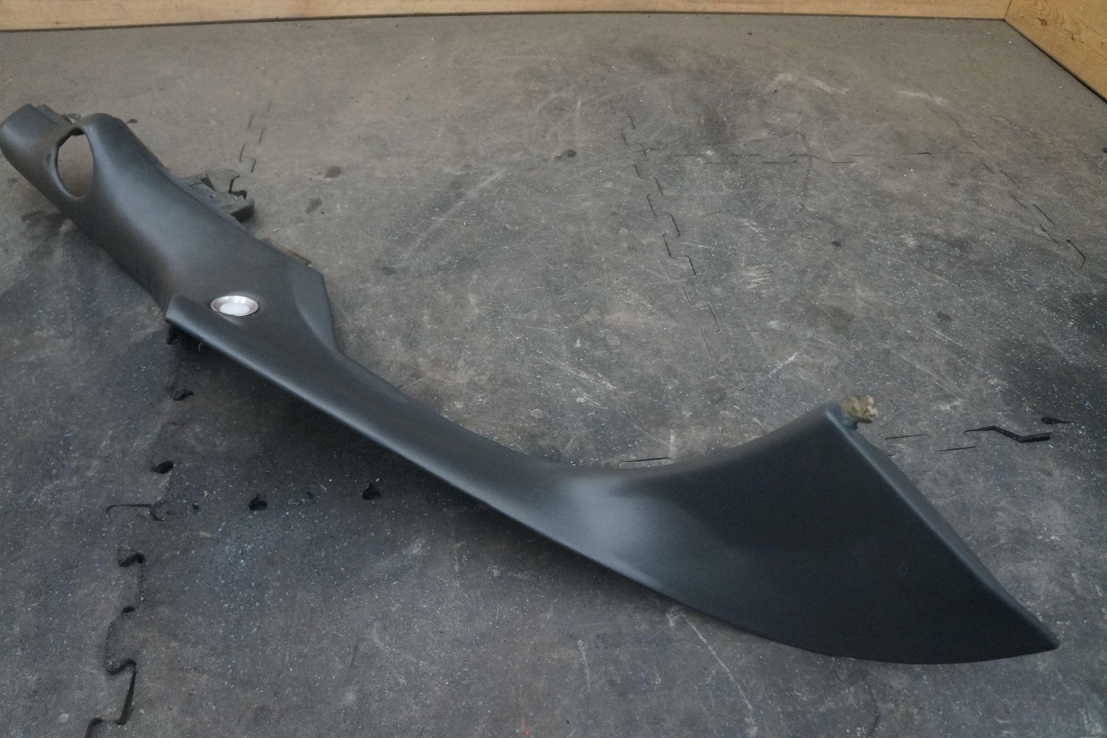 Left Upper D Pillar Quarter Trim Panel 4G43-31113-ACW OEM Aston Martin DB9 2005