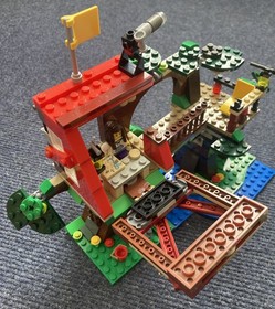 LEGO 31053 CREATOR: Tree house Adventures 3 in 1 set