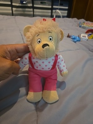 Berenstain Bears Sister Bear 8  Plush Doll PBS Kids Stuffed Animal Replacement