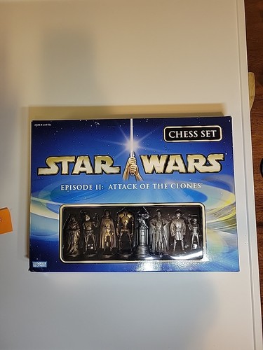 Star Wars Chess Set Episode II Attack of The Clones 2003 Hasbro Parker Brothers