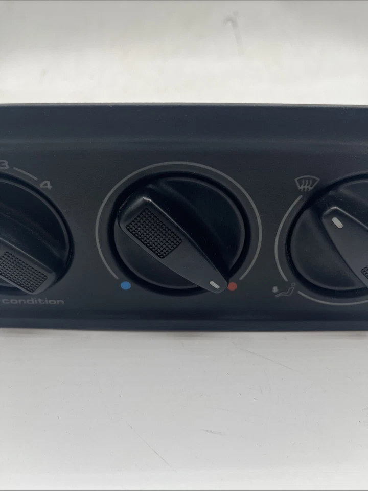 1999-2002 VOLKSWAGEN CABRIO GOLF Temperature Control Convertible With AC - Image 3 of 4