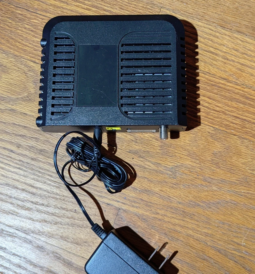 Cisco DPC3008 DOCSIS 3.0 Cable Modem - Image 2 of 4