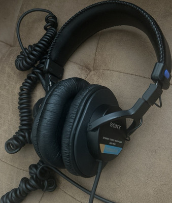 Sony MDR-7506 Over-Ear Wired 3.5mm Closed-Back 40mm 63ohm Headphones Black