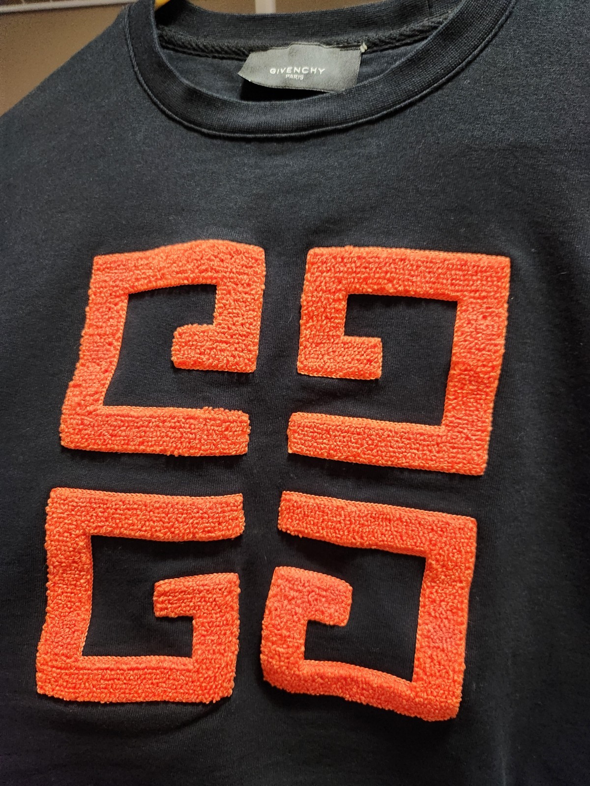 GIVENCHY sweatshirt Size Large - image 1