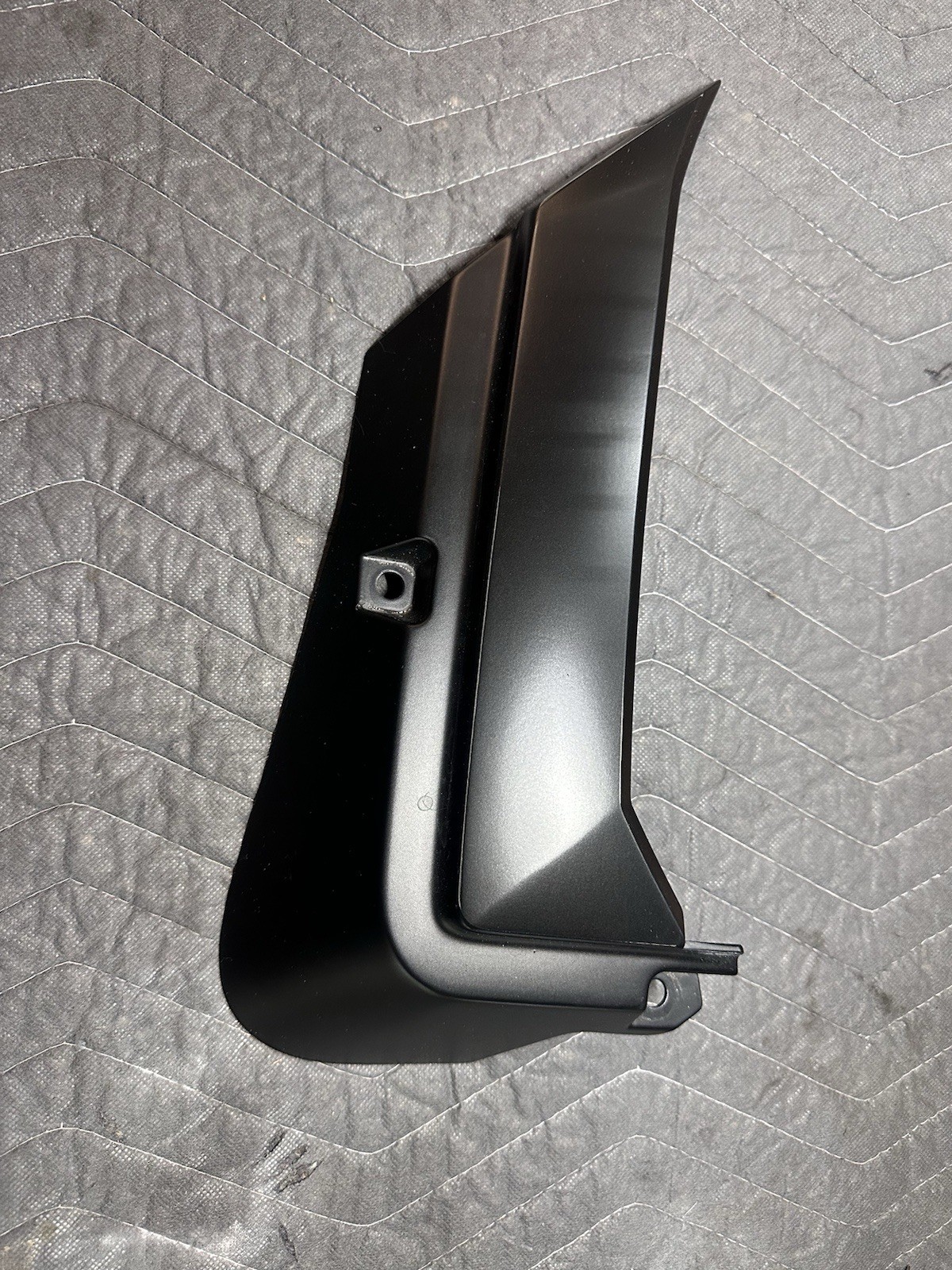 Lamborghini Aventador Lp700 RH & LH molding Covers ( 470853510, 470853509 )