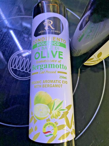 DUE BOTTIGLIE DA 250 ML DI OLIO EXTRAVERGINE BIOLOGICO AL BERGAMOTTO CALABRIA - Foto 2 di 5