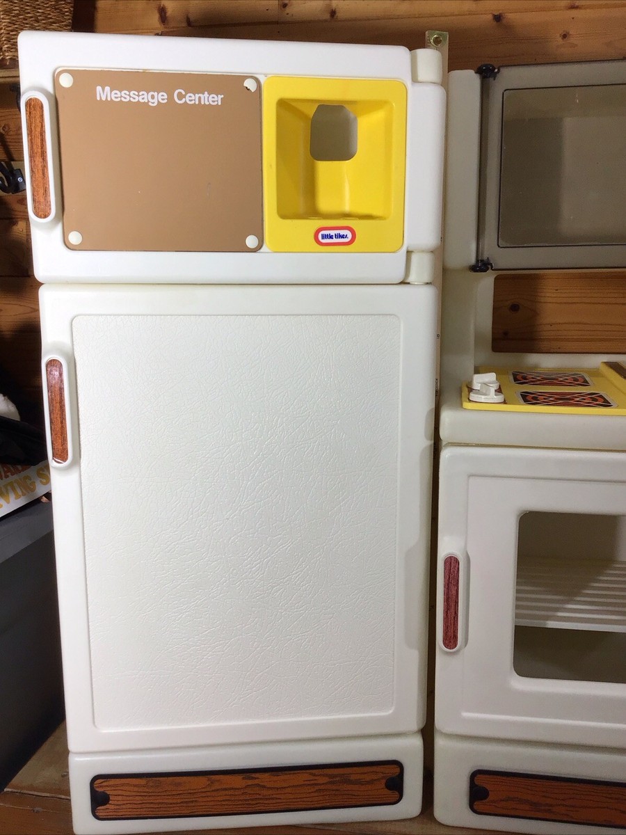 Little Tikes Vintage Kitchen: Fridge- Microwave- Stove Set
