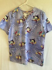 Betty Boop Womens Scrub Top Size MEDIUM Short Sleeves Lt Purple Silver Queen