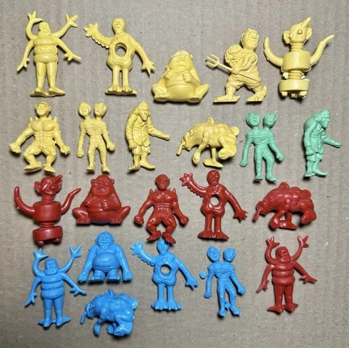 Lot of 22 Hing Fat Fishel Terrible Monsters & Goblins Weird Plastic Guys Figures