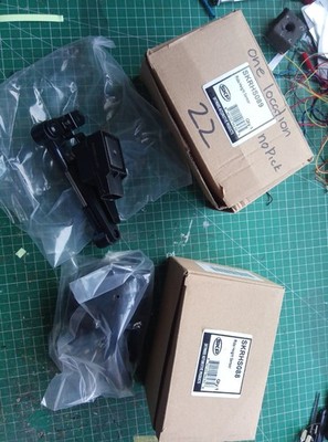 Genuine GM Hummer H2 Rear RH/LH Suspension Height Level Sensor 15187825 15124929