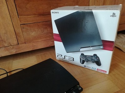 Sony PS3 Konsole mit 2 Controllern und diversen Spielen