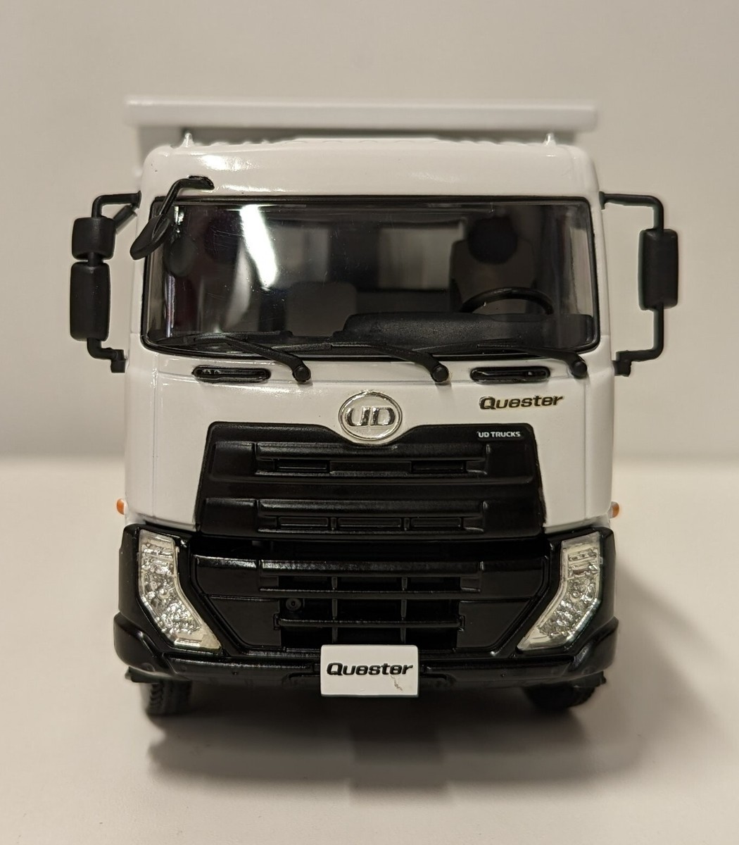 1/50 UD TRUCKS Quester