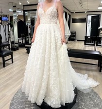 Enaura Zinnia Wedding Dress, Ivory, Size 10 fits like a 6 , Never Worn