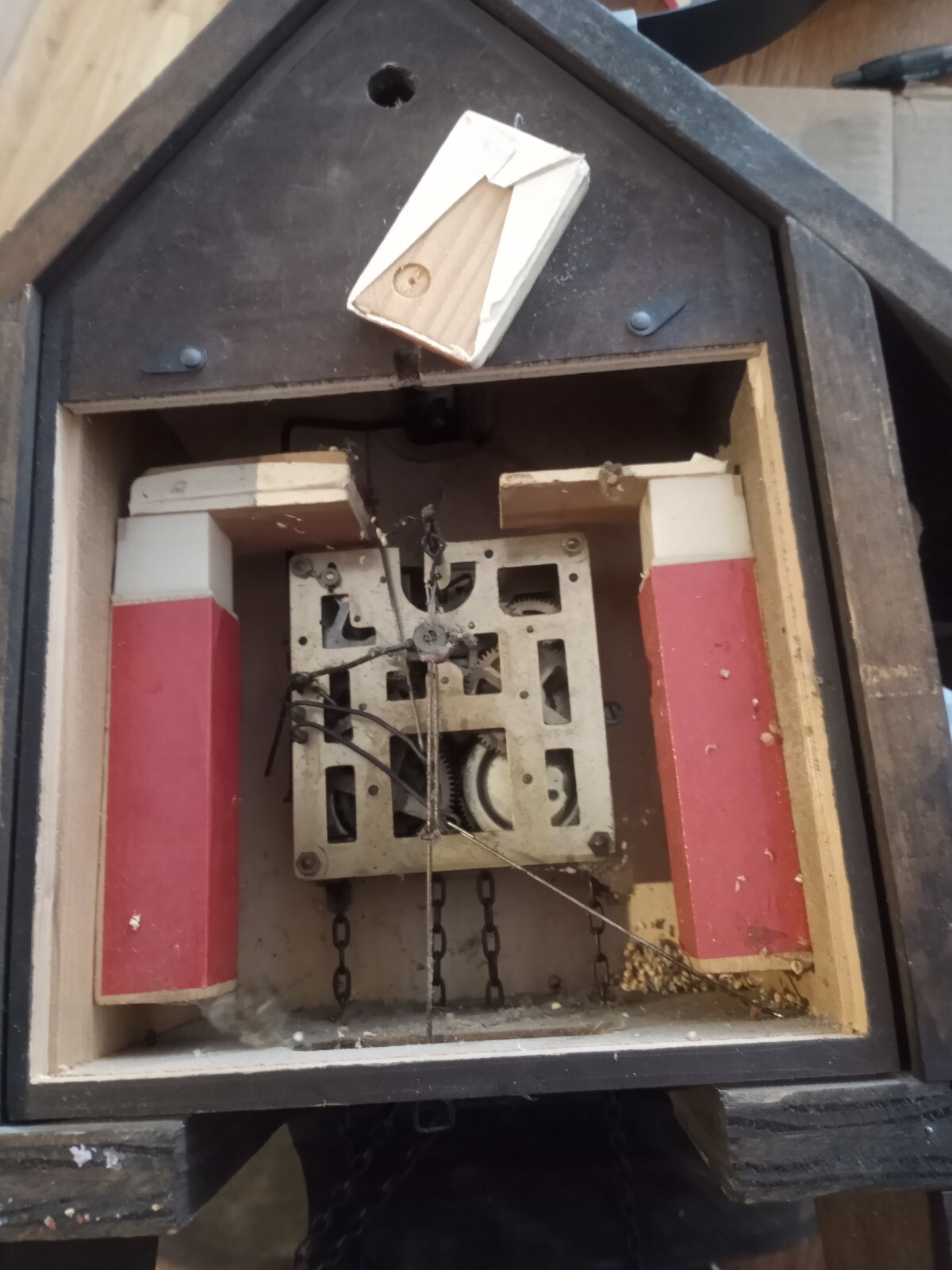 Vintage 1967 NEW ENGLAND CLOCK CO AMERICAN CUCKOO BIRD CLOCK & WEIGHTS