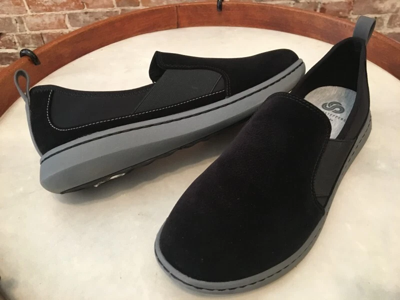 Clarks Black Cloud Steppers 8.5 Step Move Jump Slip on Sneakers