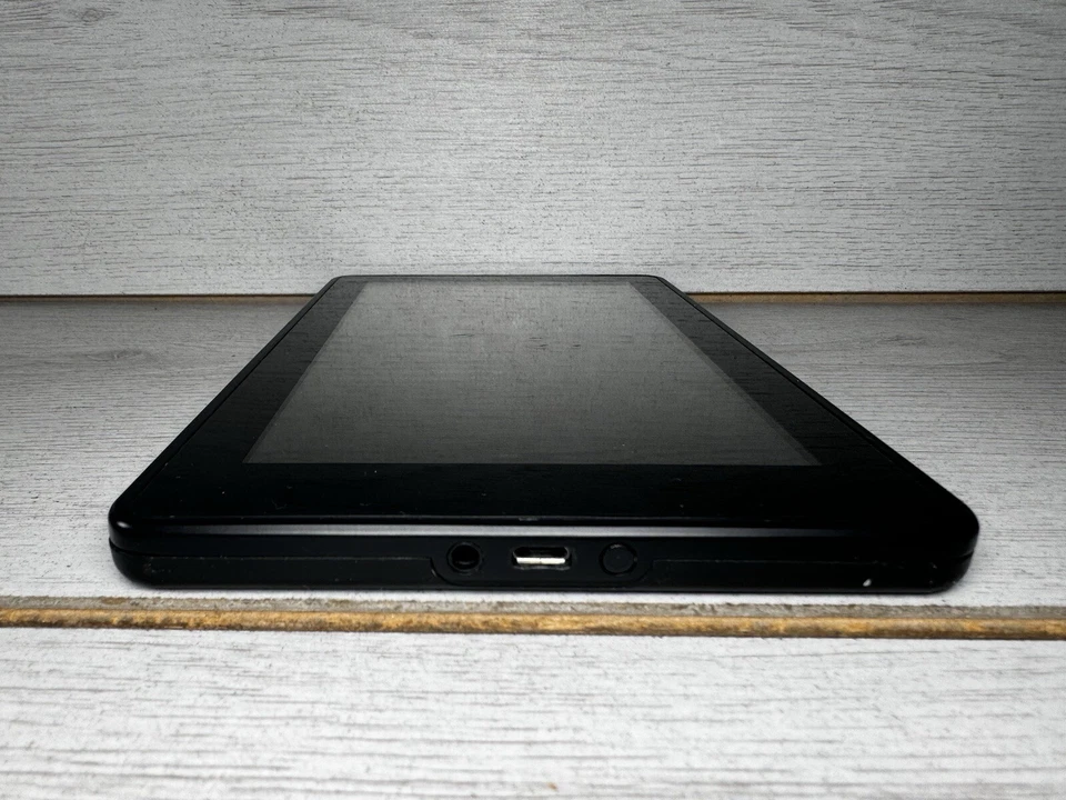 Amazon Kindle Fire (1st Generation) Tablet D01400 8GB Wi-Fi 7" - Image 4 of 4