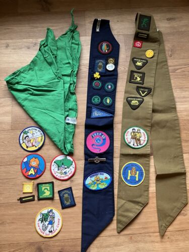 Vintage Girl Guides Cloth Badges & Sash Falmouth Cornwall. Brownies - Afbeelding 1 van 12