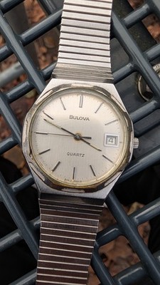 Vintage Bulova Quartz Mens Watch Uhr Swiss Made
