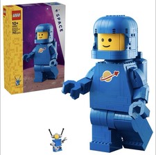 LEGO 40921: Up-Scaled Blue Astronaut Minifigure Space Spaceman Gift Idea