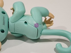 2016 WowWee Fingerlings Baby Monkey Zoe Interactive Pet Toy Blue Purple Works