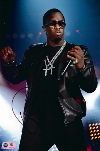 P DIDDY SIGNED RAPPER PUFF DADDY 12x8 PHOTO (ACG CERT AG17092)